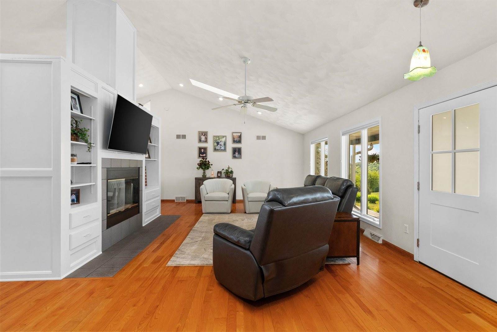 W5490 Timber, New Glarus, WI 53574