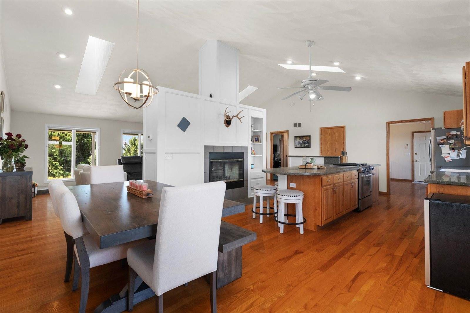W5490 Timber, New Glarus, WI 53574
