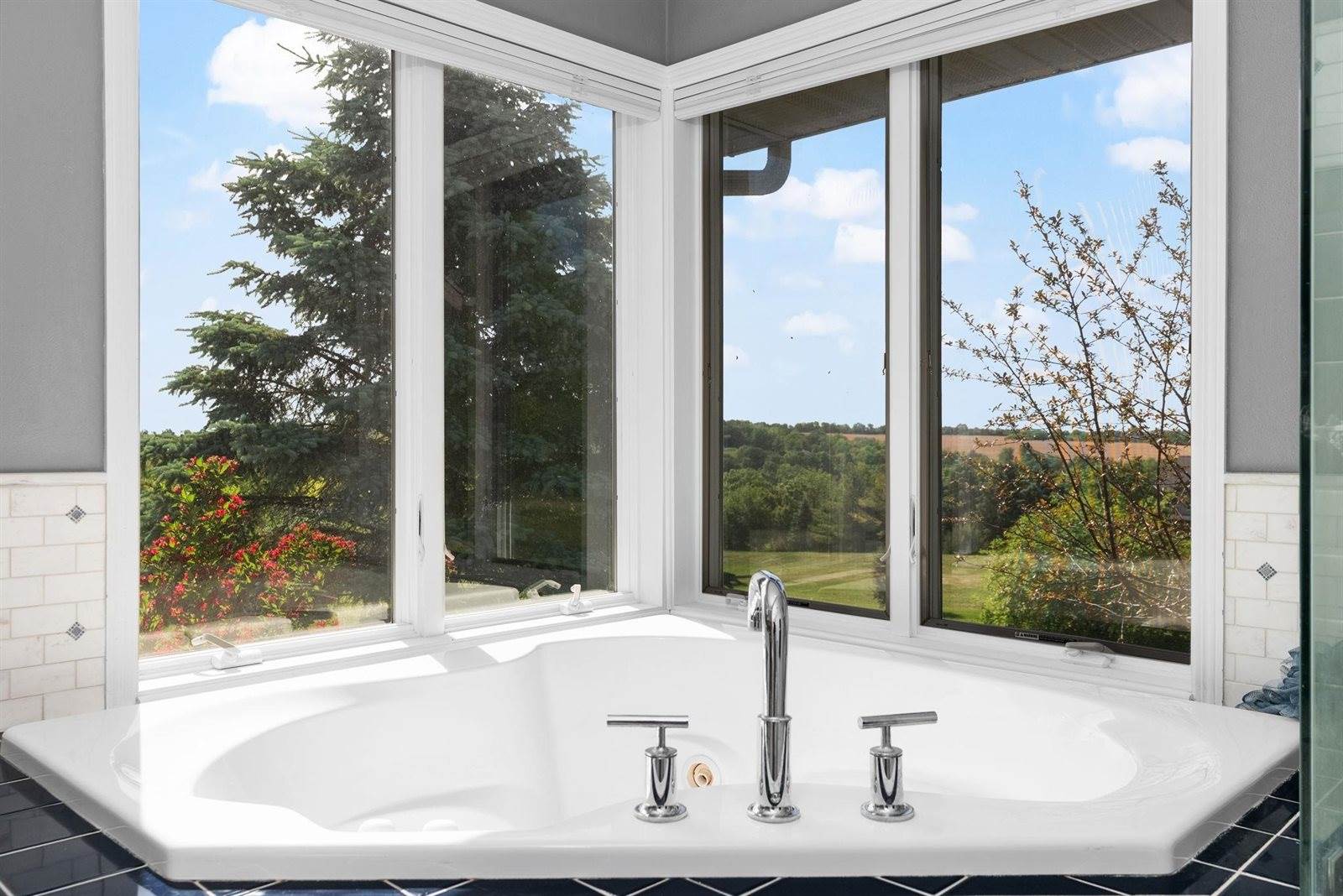 W5490 Timber, New Glarus, WI 53574