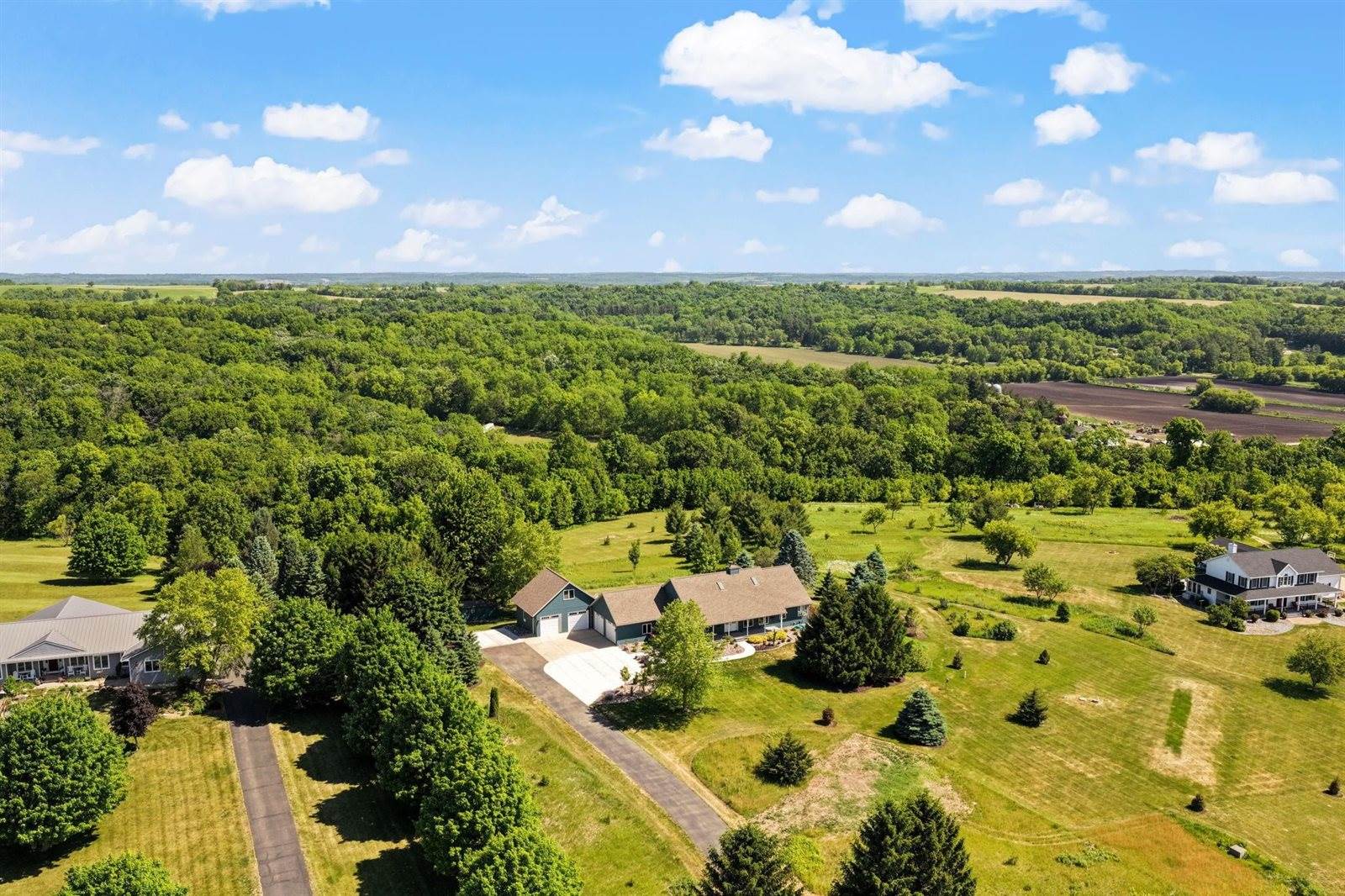 W5490 Timber, New Glarus, WI 53574