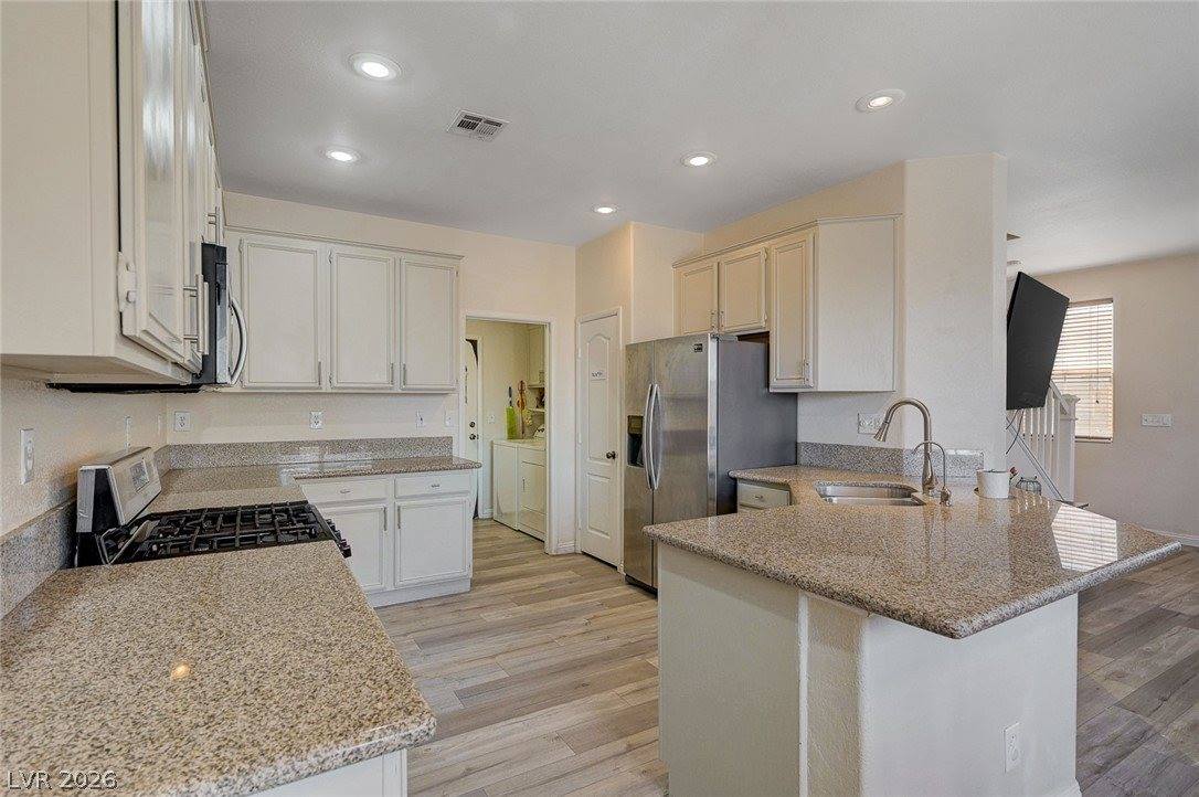 1350 Grass Creek Avenue, Henderson, NV 89012