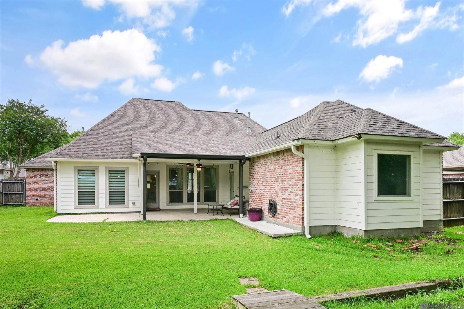 39415 Meadowbrook Ave, Prairieville, LA 70769