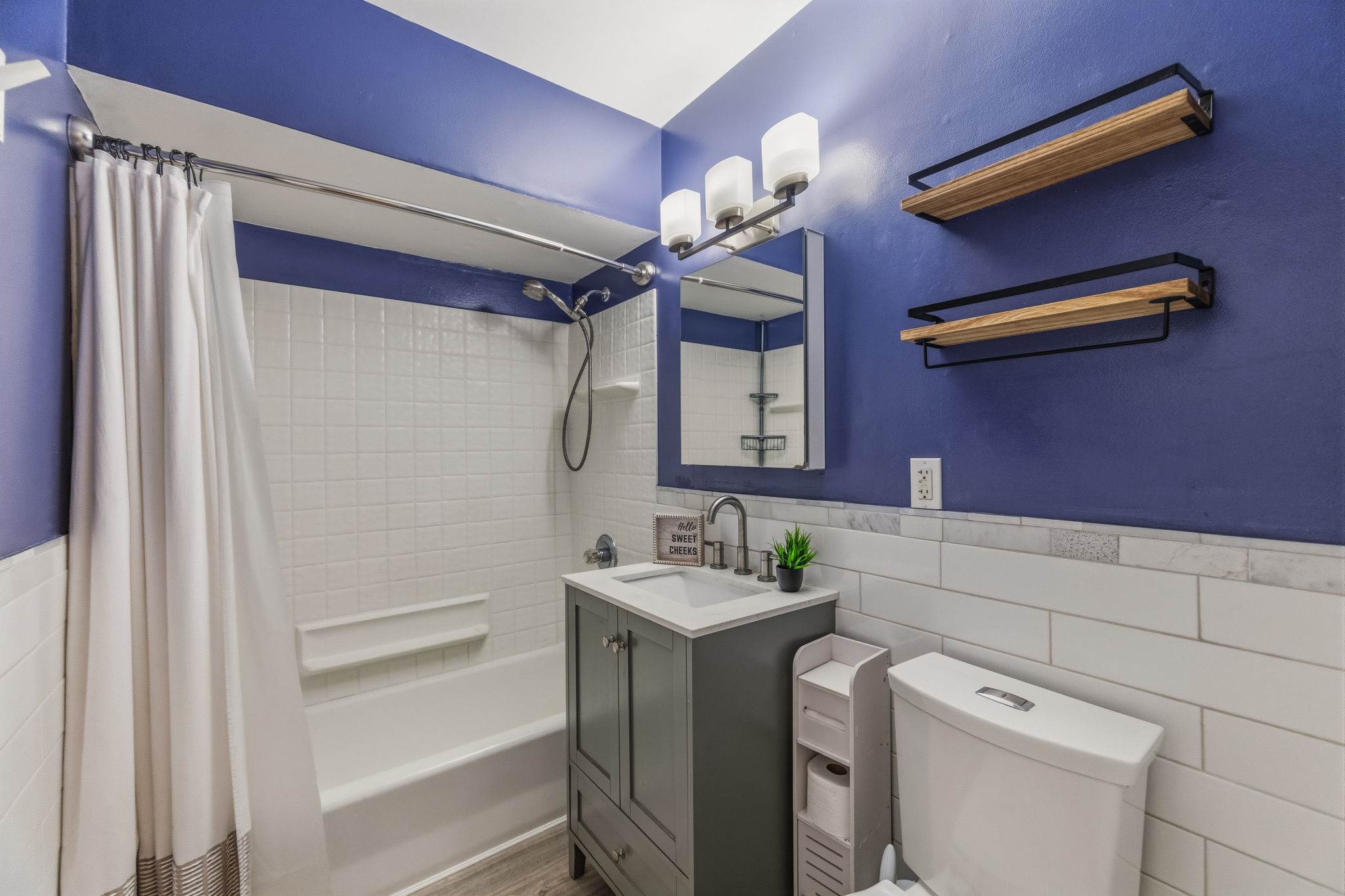 5519 W 101st St, Overland Park, KS 66207