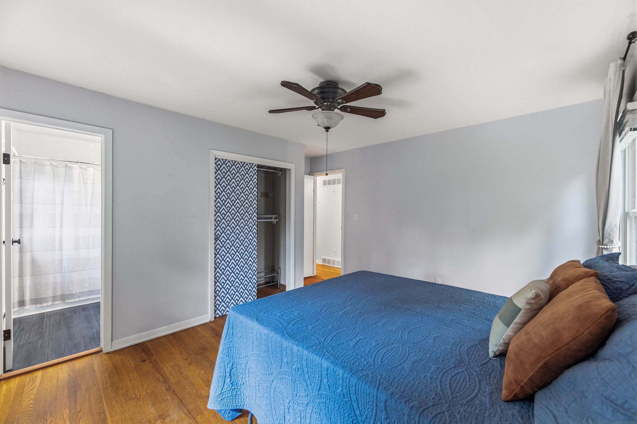 5519 W 101st St, Overland Park, KS 66207