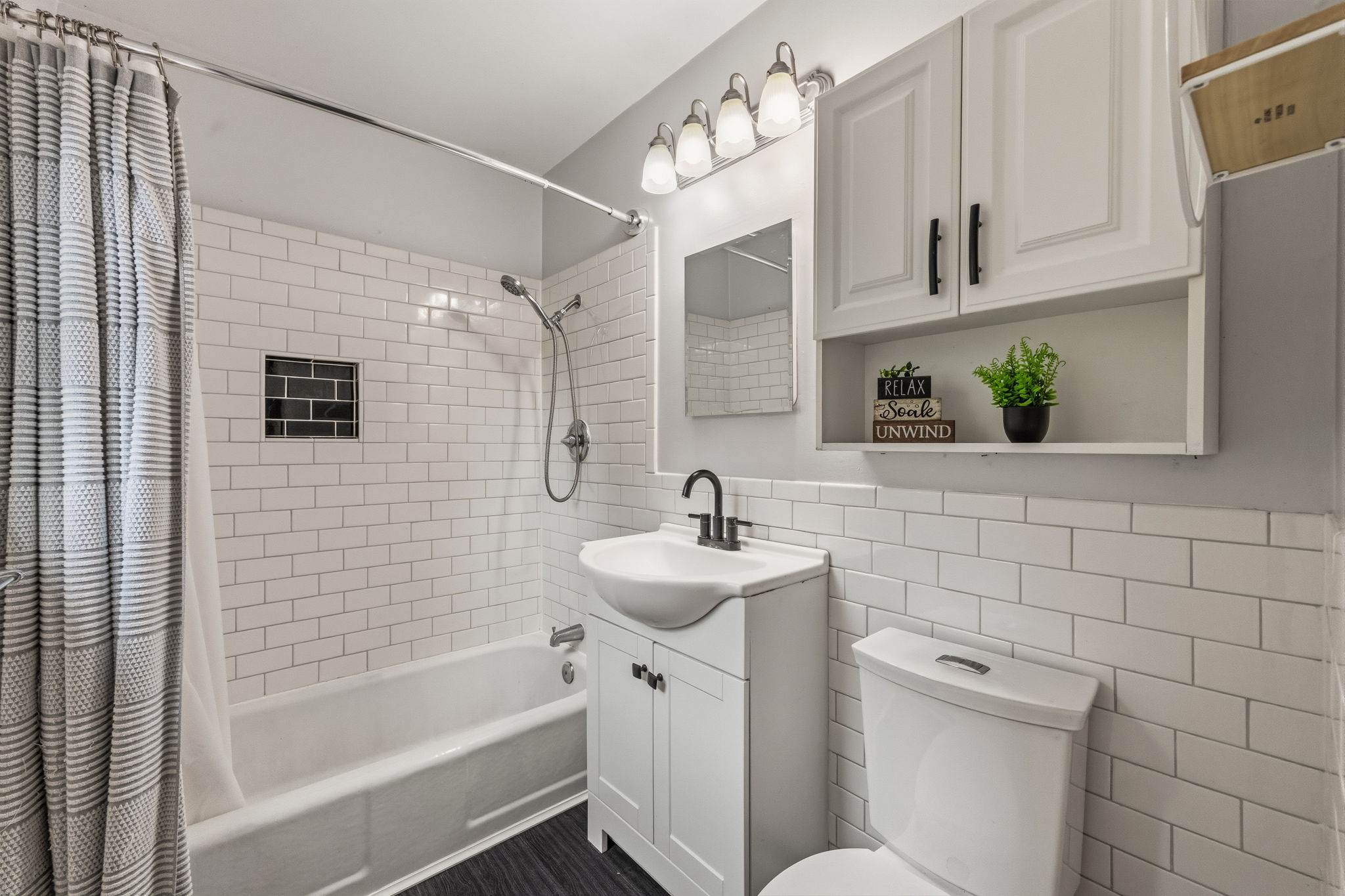 5519 W 101st St, Overland Park, KS 66207