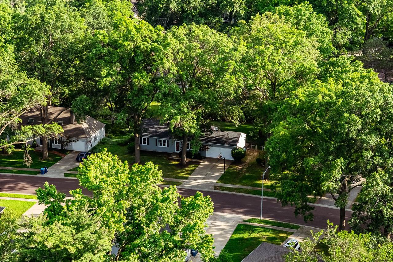 5519 W 101st St, Overland Park, KS 66207