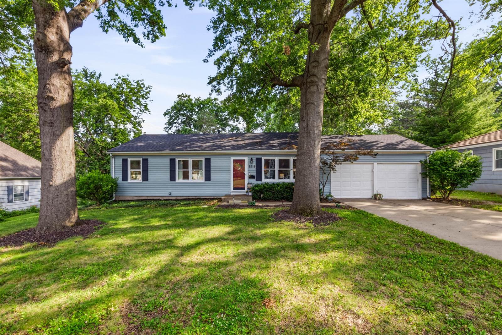 5519 W 101st St, Overland Park, KS 66207