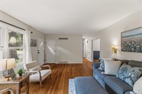 5519 W 101st St, Overland Park, KS 66207