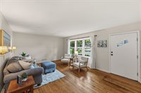 5519 W 101st St, Overland Park, KS 66207