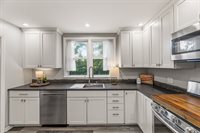 5519 W 101st St, Overland Park, KS 66207