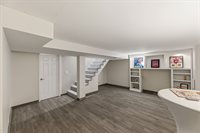 5519 W 101st St, Overland Park, KS 66207