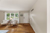 5519 W 101st St, Overland Park, KS 66207