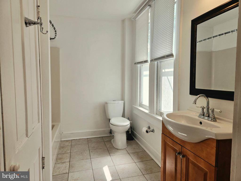 448 Loudoun Street North, Winchester, VA 22601
