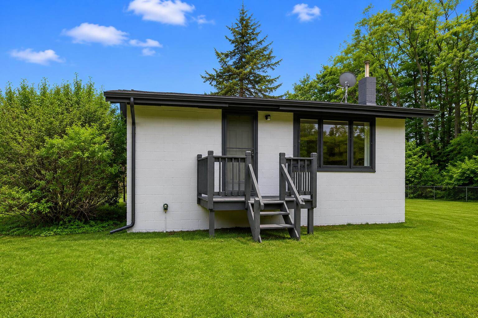 27939 38th Avenue, Paw Paw, MI 49079