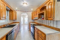 202 Fox Lake, West Columbia, SC 29170