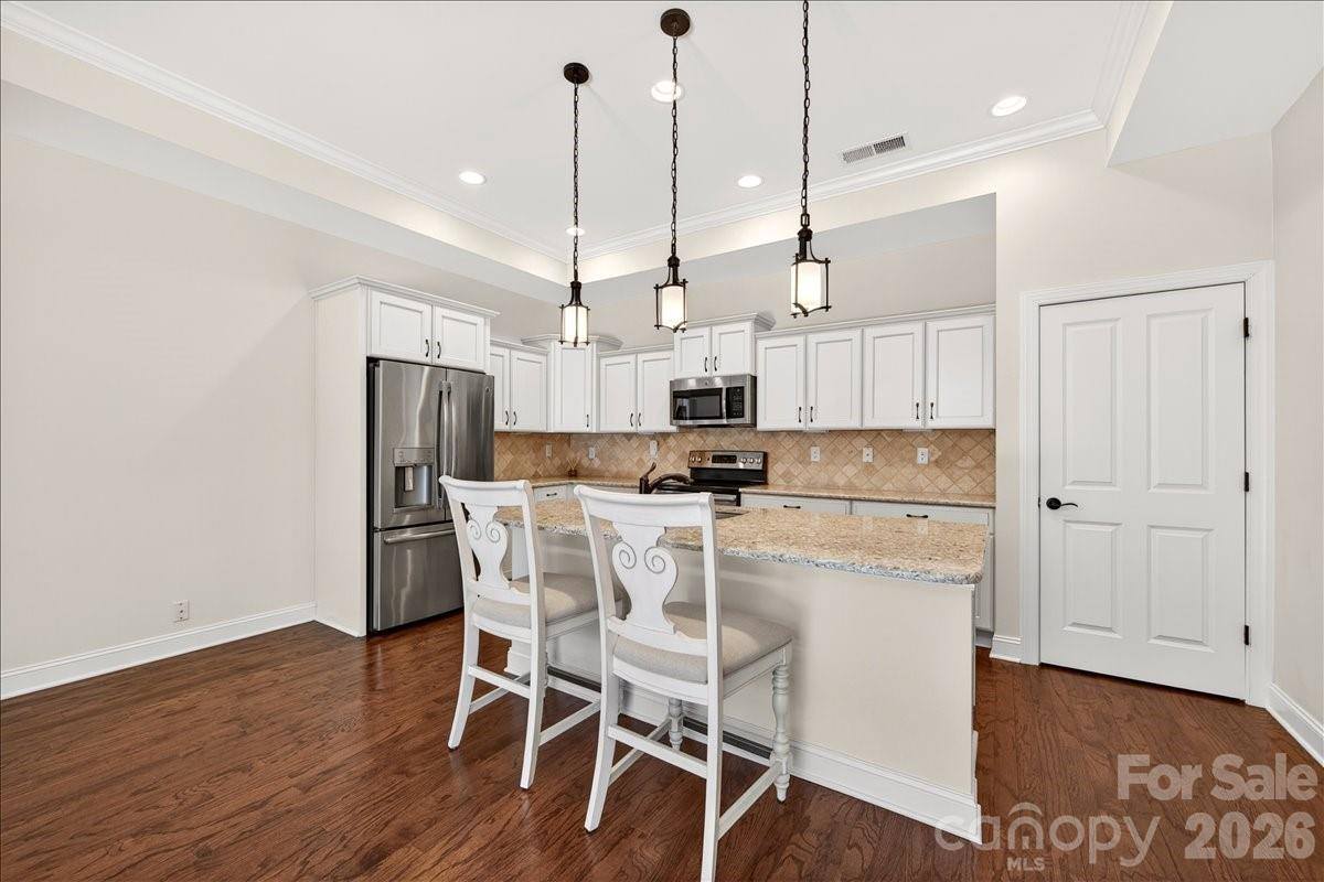 1012 Avalon Place, Matthews, NC 28104