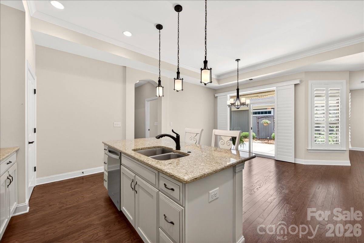 1012 Avalon Place, Matthews, NC 28104