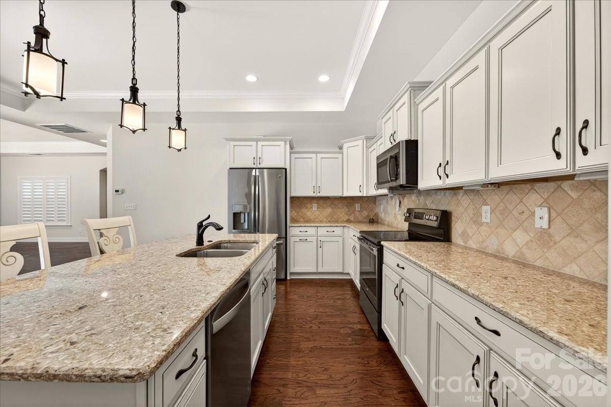 1012 Avalon Place, Matthews, NC 28104