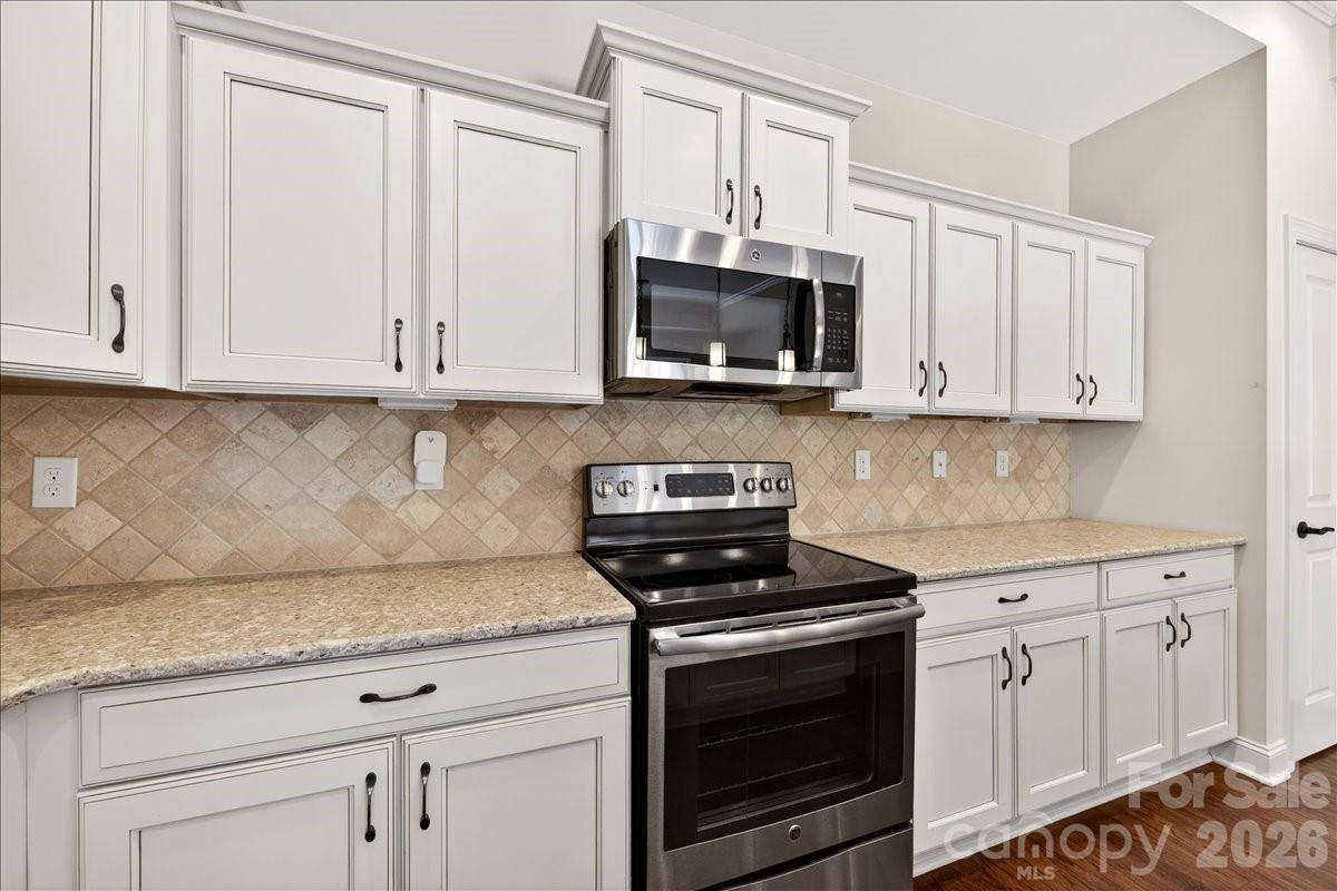 1012 Avalon Place, Matthews, NC 28104