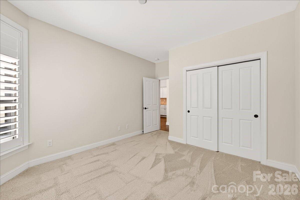 1012 Avalon Place, Matthews, NC 28104