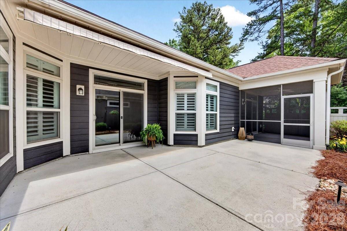 1012 Avalon Place, Matthews, NC 28104