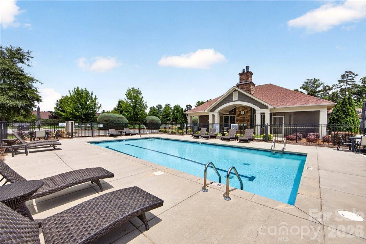 1012 Avalon Place, Matthews, NC 28104