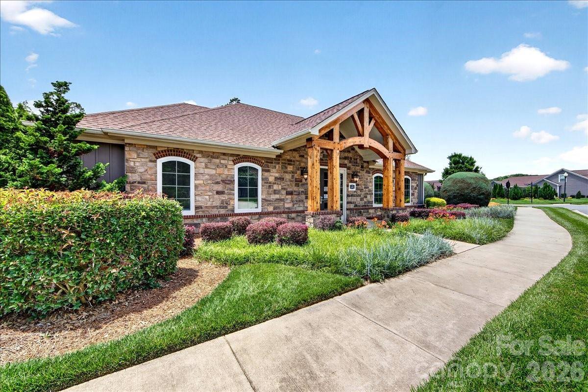 1012 Avalon Place, Matthews, NC 28104