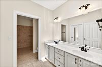 1012 Avalon Place, Matthews, NC 28104