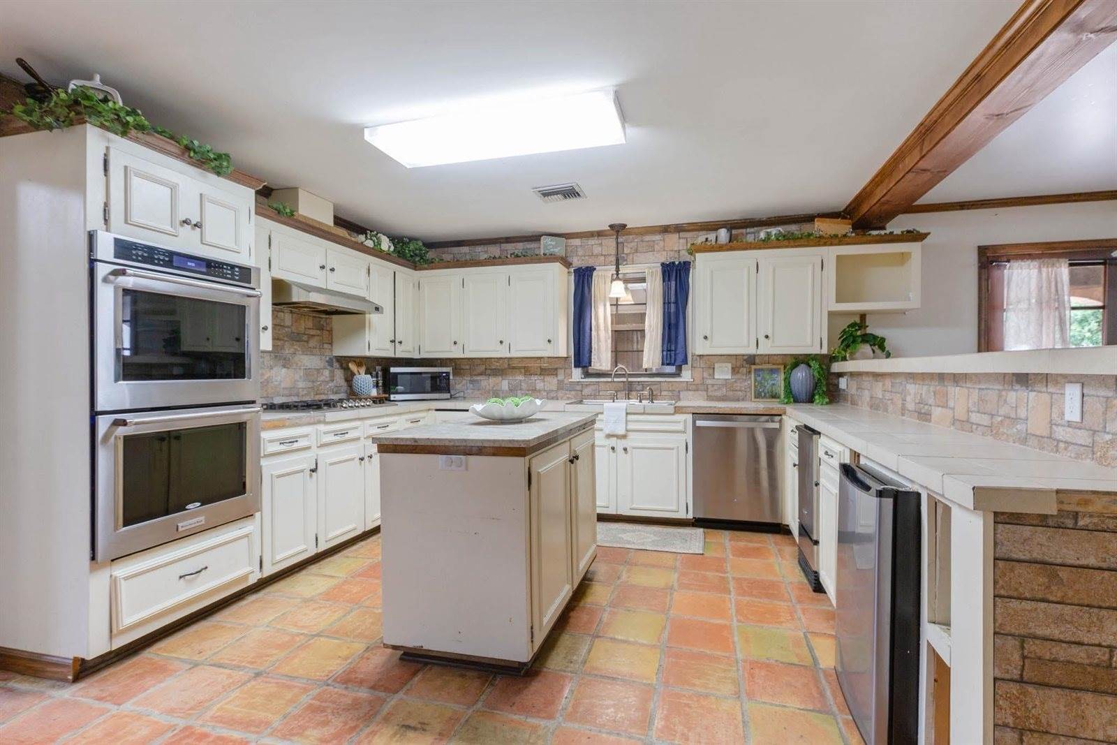 1501 Sixth St, Morgan City, LA 70380