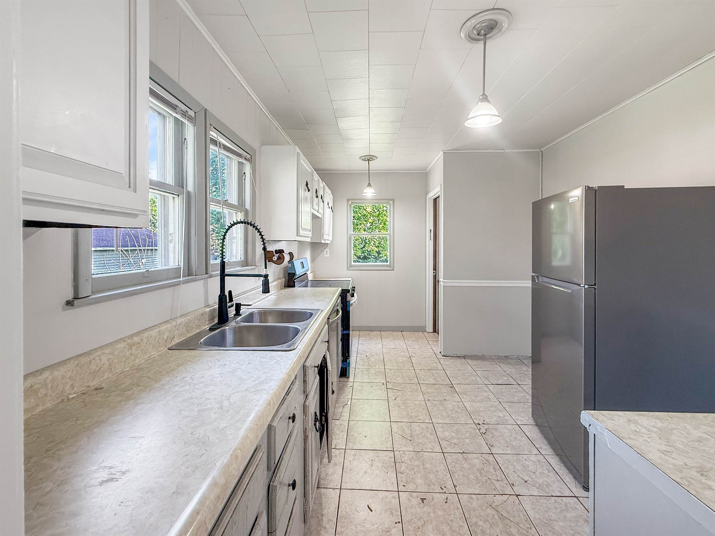 2908 College Ave, Terre Haute, IN 47803