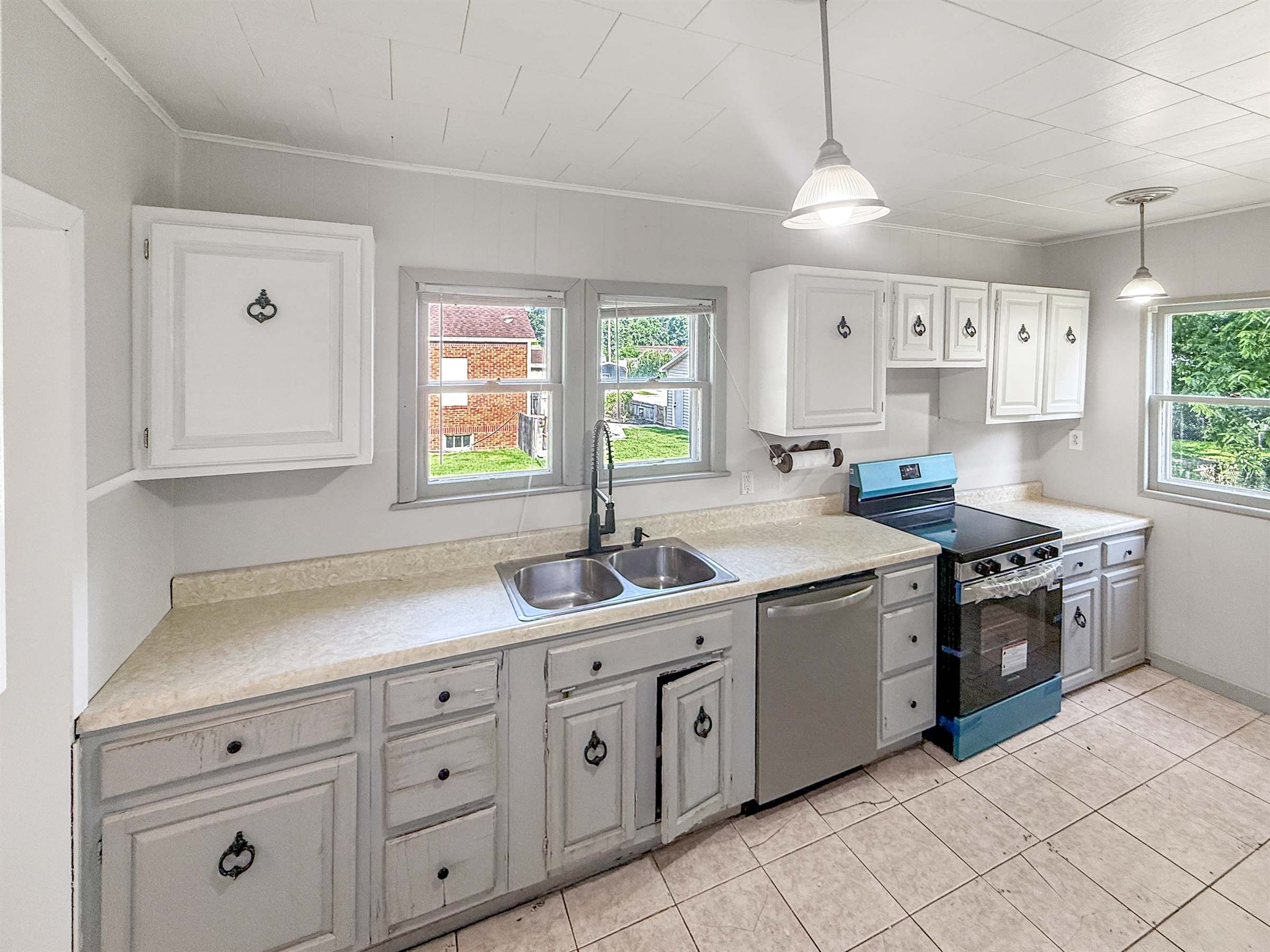 2908 College Ave, Terre Haute, IN 47803
