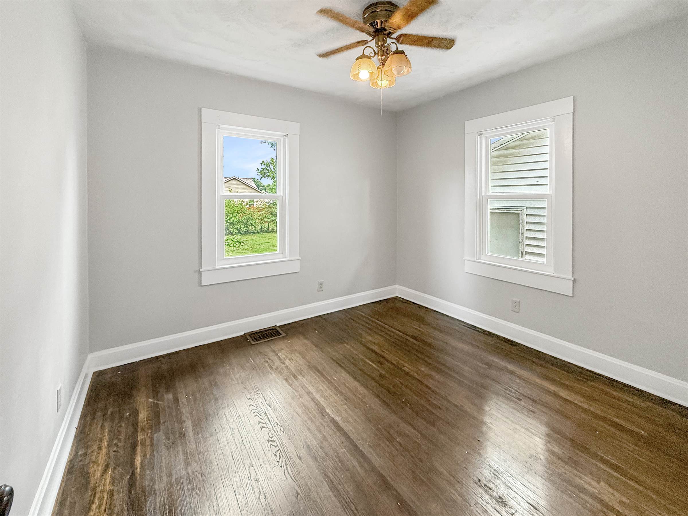 2908 College Ave, Terre Haute, IN 47803