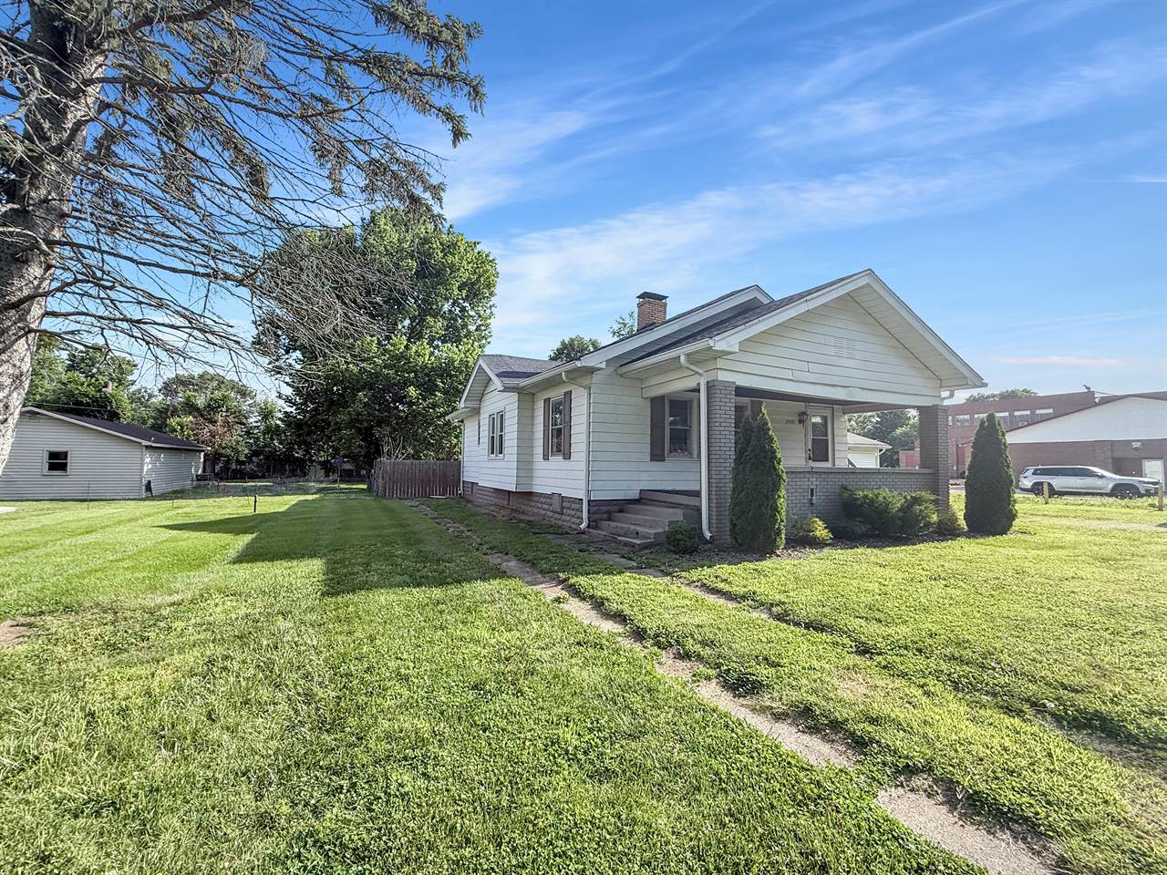 2908 College Ave, Terre Haute, IN 47803