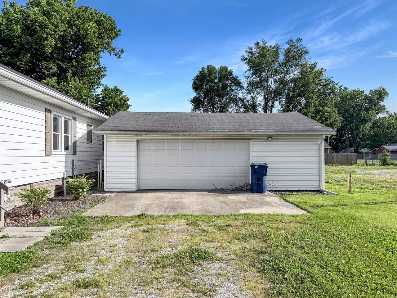 2908 College Ave, Terre Haute, IN 47803