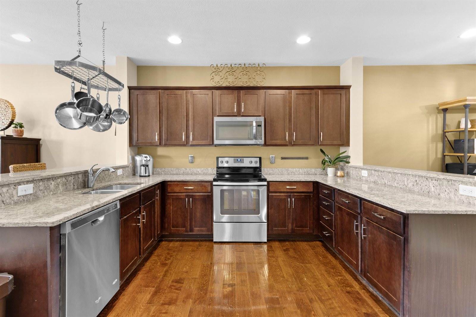 3834 Rennes Drive, Columbus, OH 43221