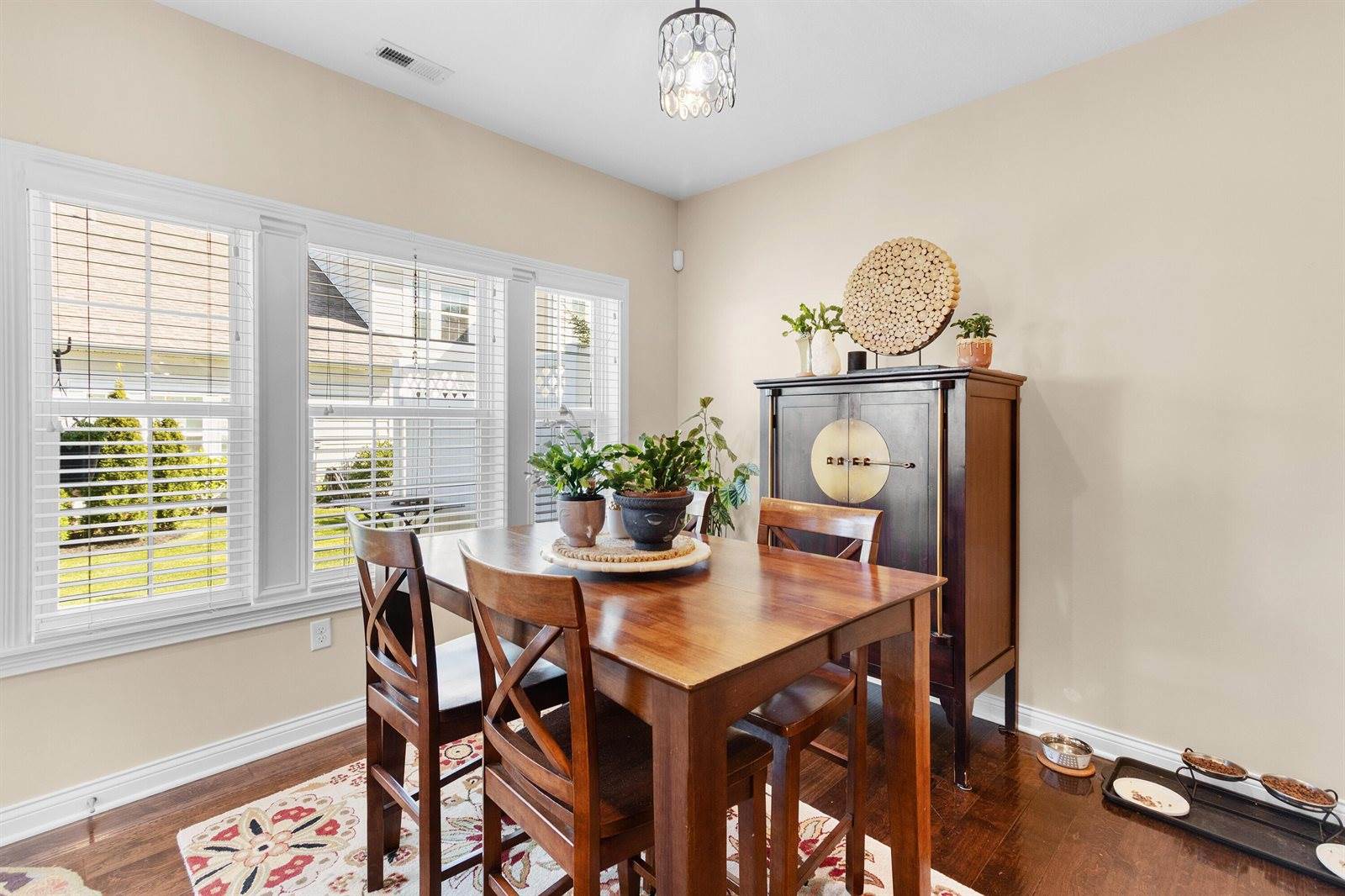 3834 Rennes Drive, Columbus, OH 43221