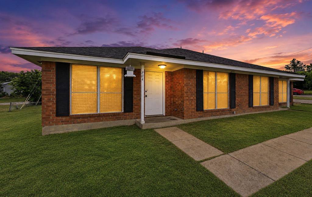 904 Overlook Drive, Midlothian, TX 76065