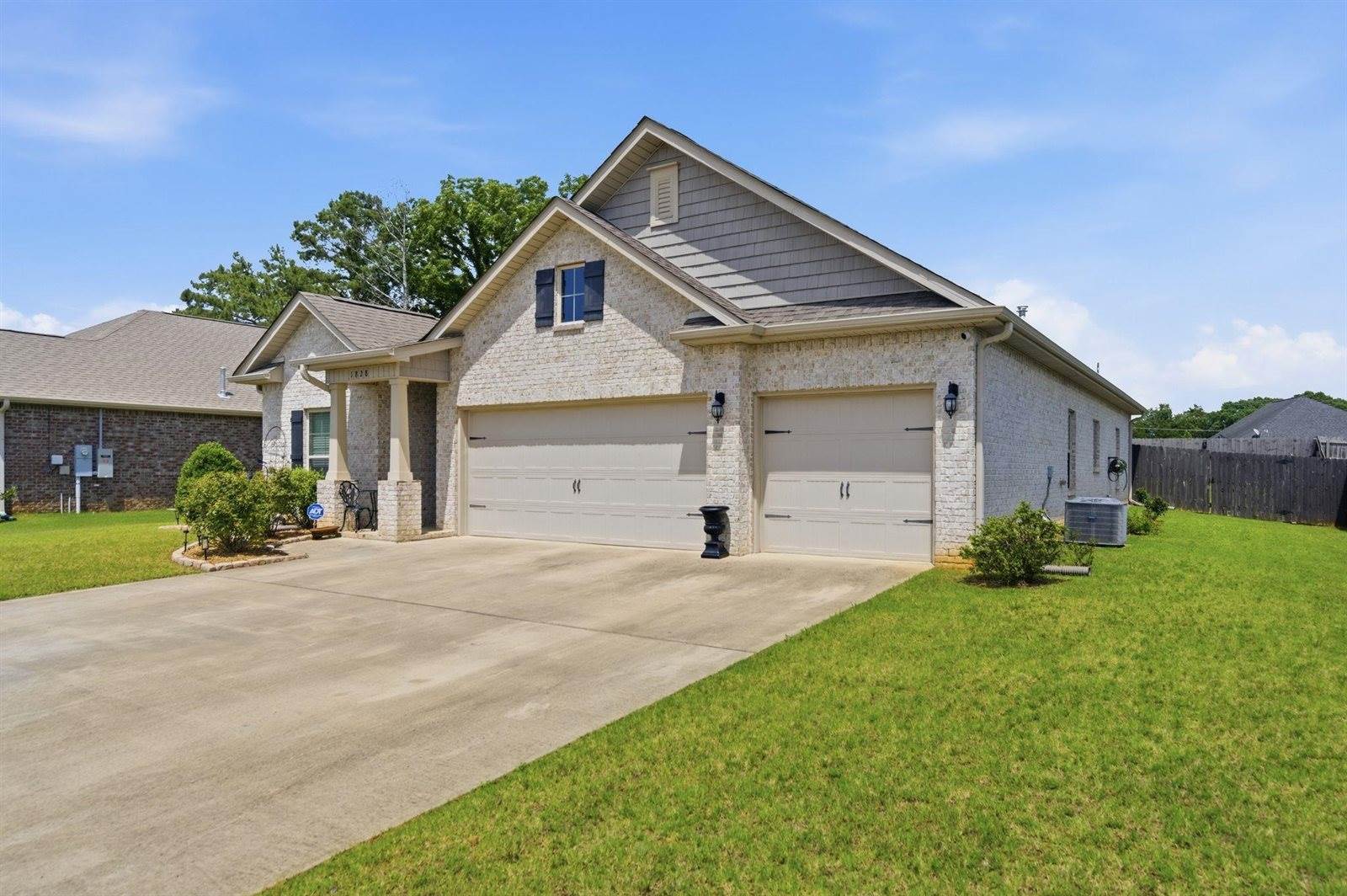 1828 Magnolia Ln, Cullman, AL 35055