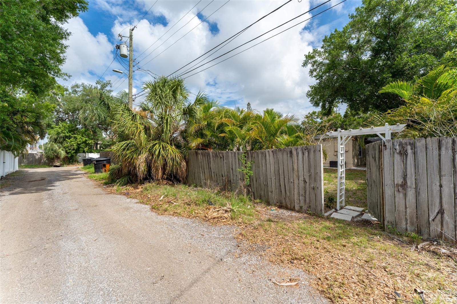 130 41ST Avenue NE, Saint Petersburg, FL 33703