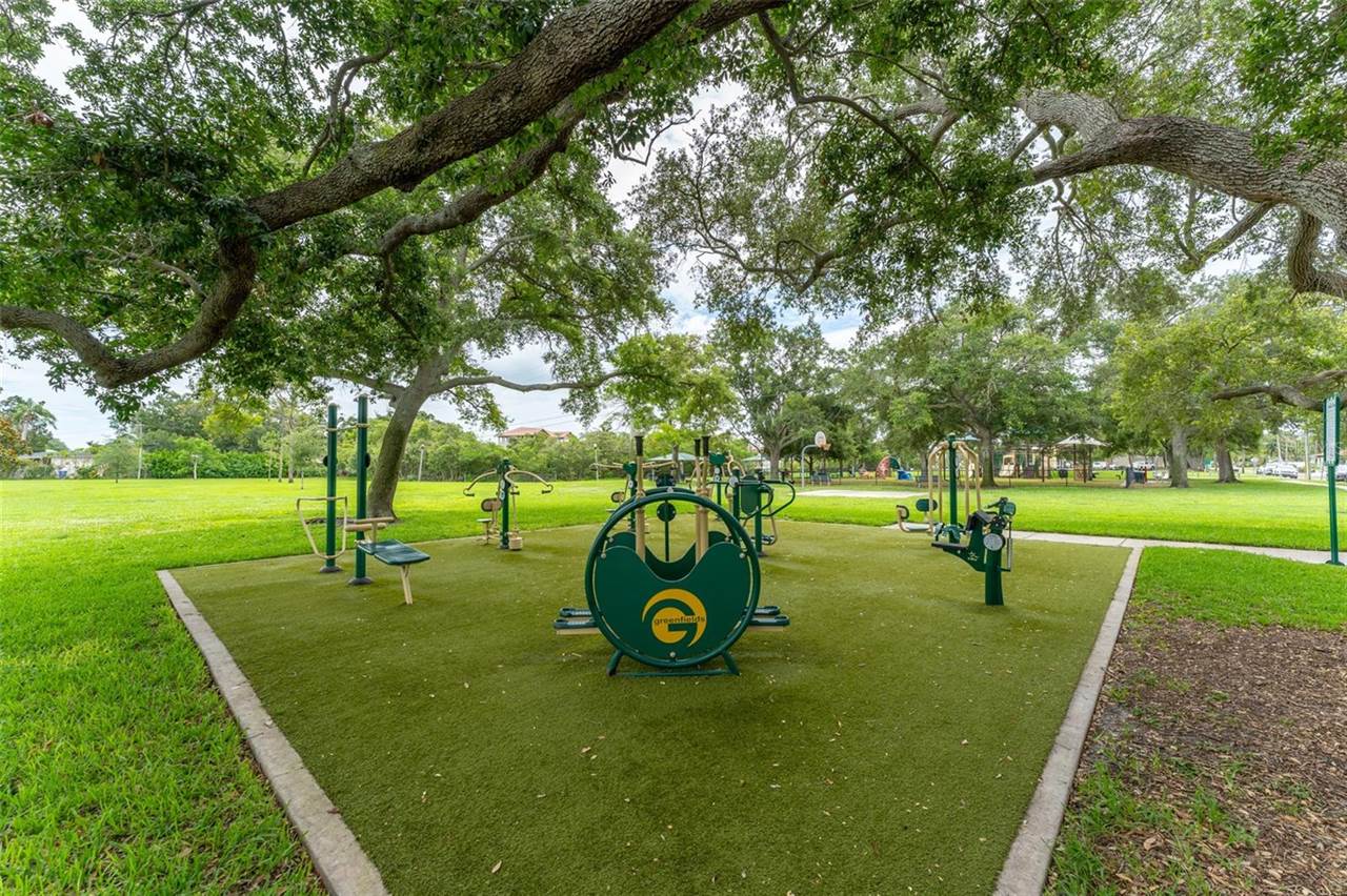 130 41ST Avenue NE, Saint Petersburg, FL 33703