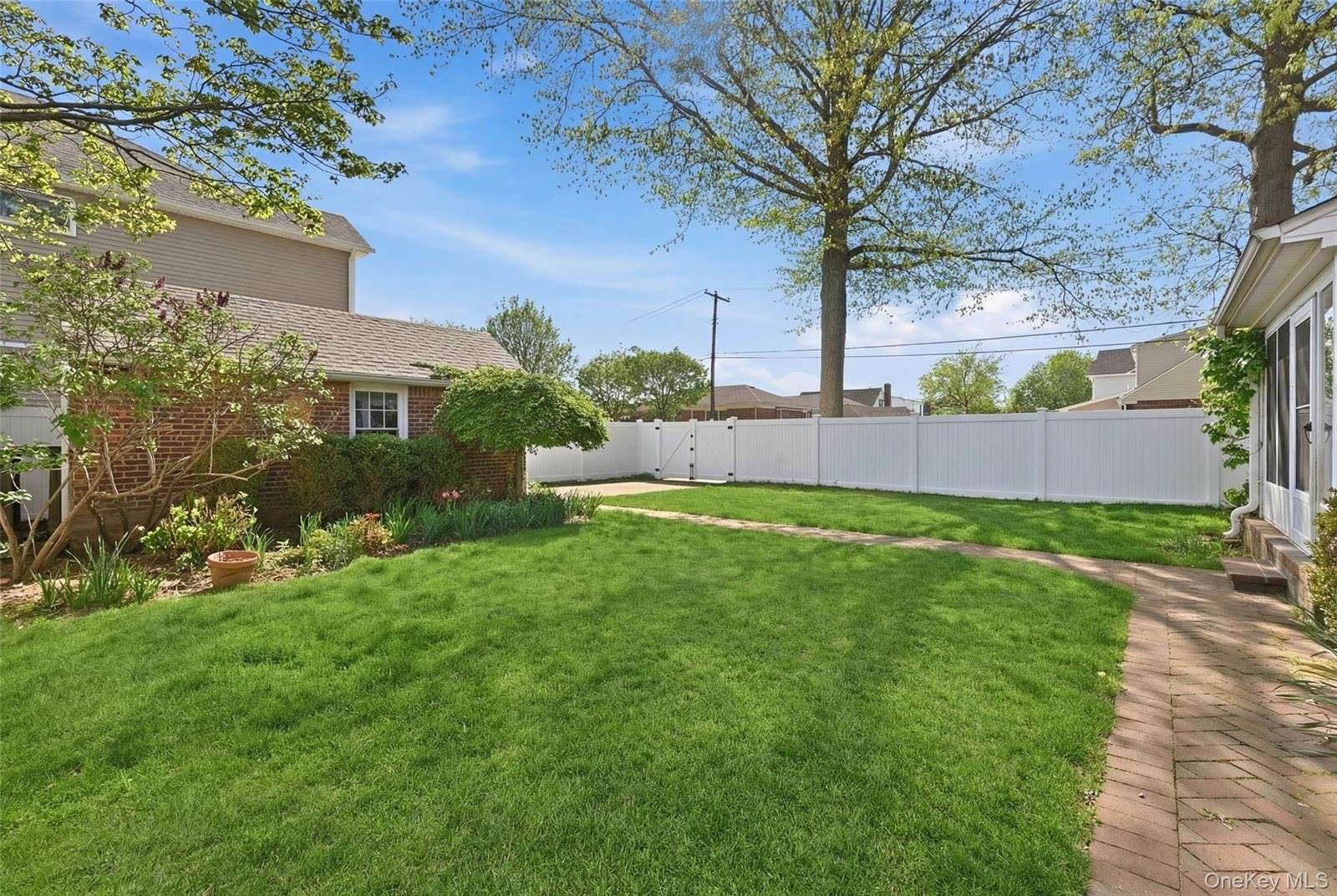 168 Latham Road, Mineola, NY 11501