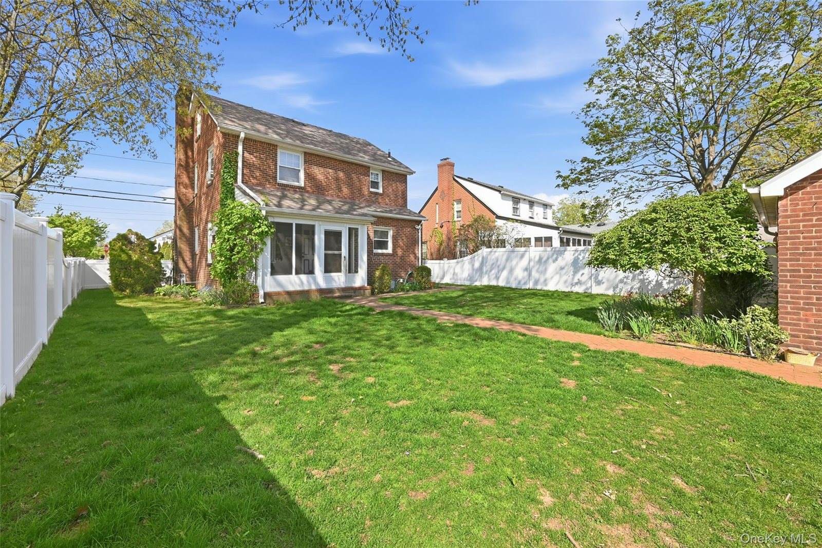168 Latham Road, Mineola, NY 11501