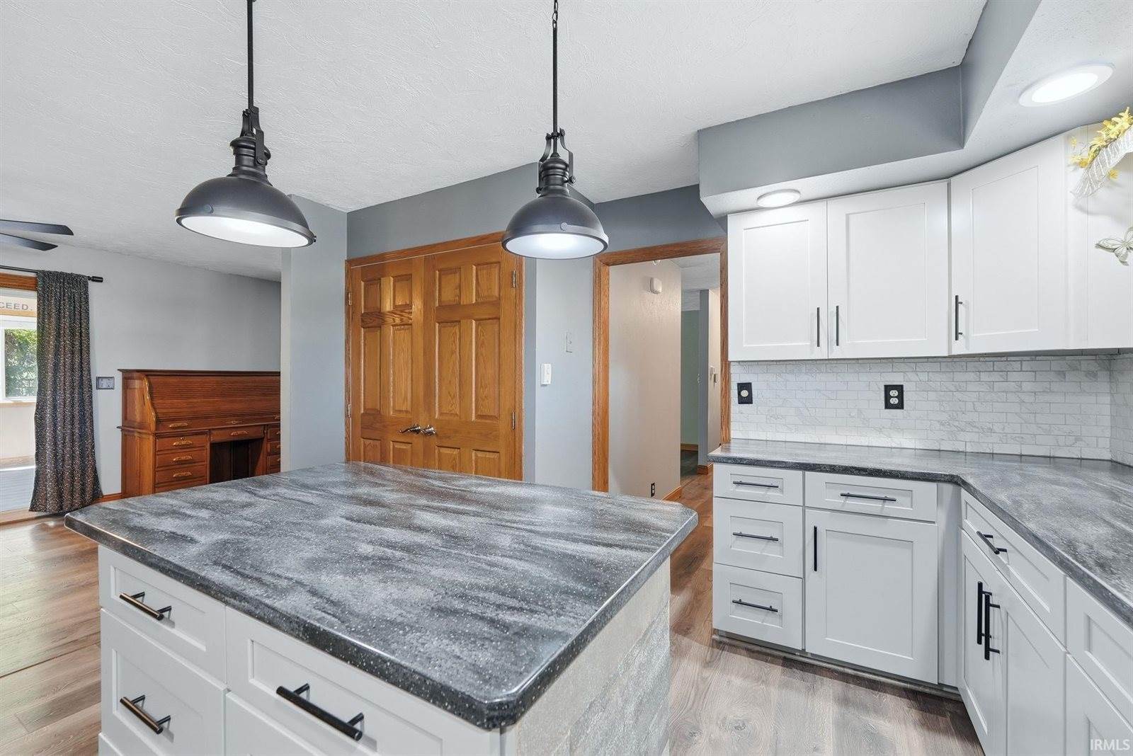 11201 S County Road 700 E, Selma, IN 47383