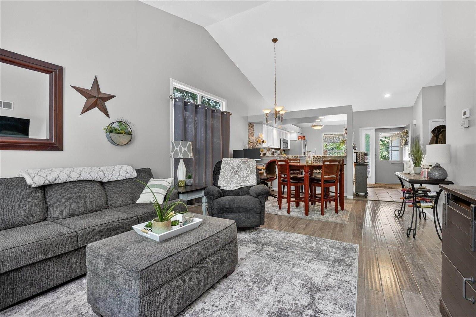 2508 Windbreak Lane, Lansing, MI 48910