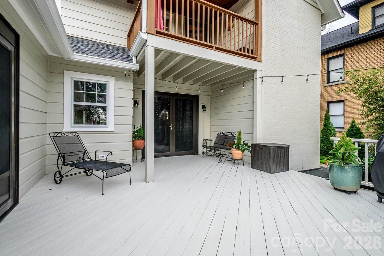 832 4th Avenue West, Hendersonville, NC 28739