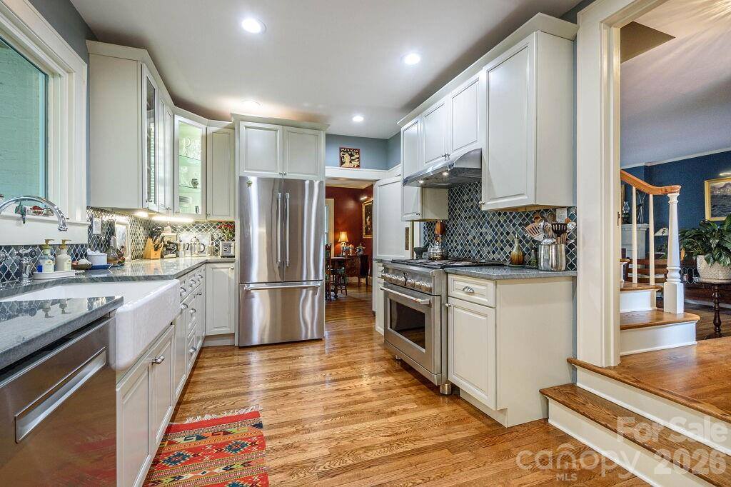 832 4th Avenue West, Hendersonville, NC 28739