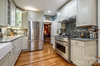 832 4th Avenue West, Hendersonville, NC 28739