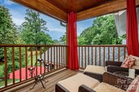 832 4th Avenue West, Hendersonville, NC 28739