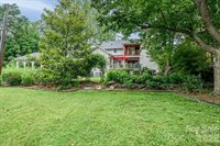 832 4th Avenue West, Hendersonville, NC 28739