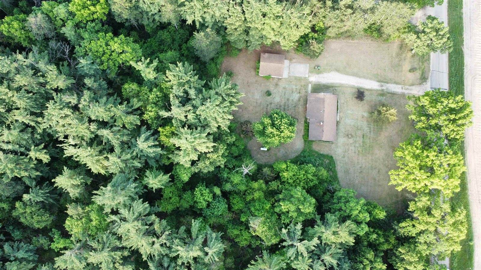 W13940 Beechnut Avenue, Hancock, WI 54943